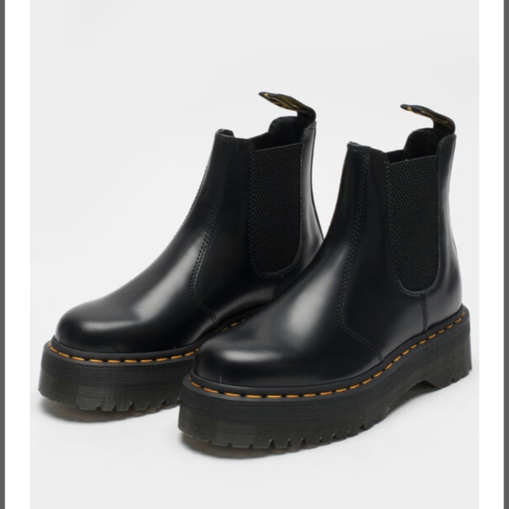 *SOLD* Dr. Martens 2976 Quad Black (platform chelsea) boots perfect condition